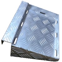 Hållare till batterilåda i aluminium till släpvagnsskena